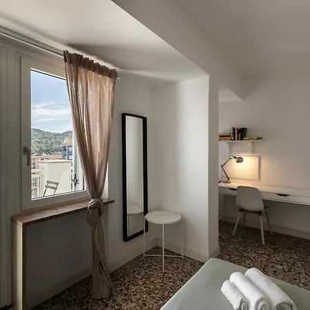 Living - Carducci Apartment
